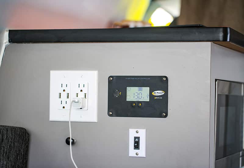 USB & Power Plug-Ins USB & Power Plug-Ins