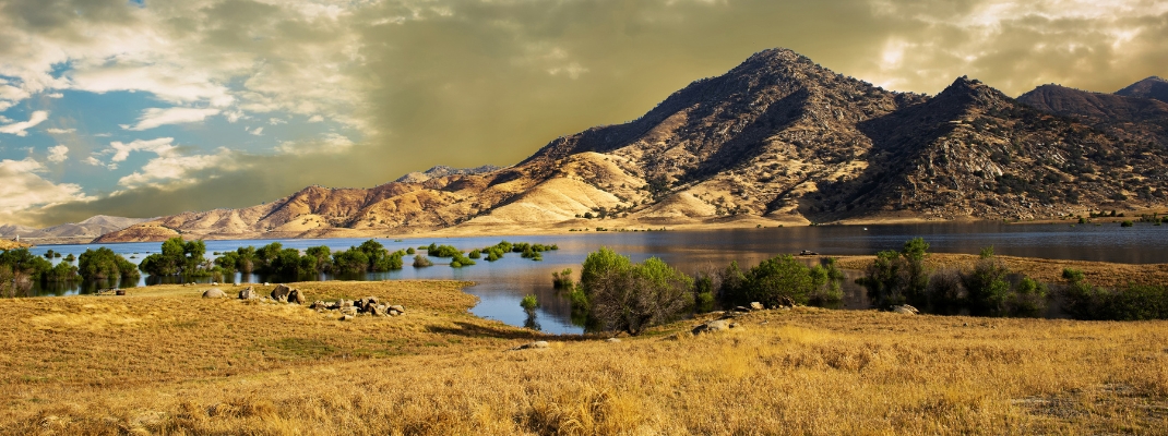 The lake Kaweah is water reservoir on Kaweah river beneath Sierra Nevada mountains, California