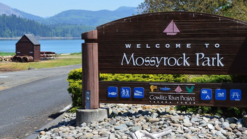 Welcome sign at Mossyrock Park, Washington