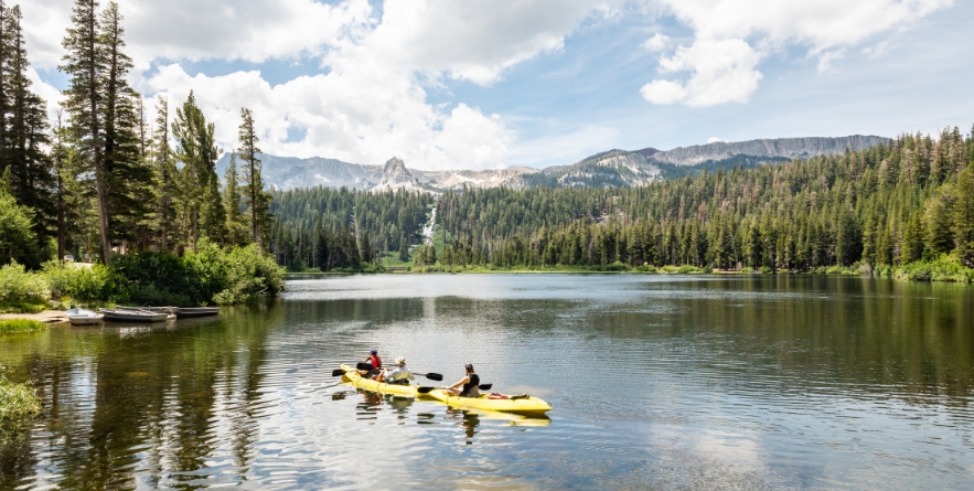 Kayakers in Twin Lakes in Mammoth Lakes, California